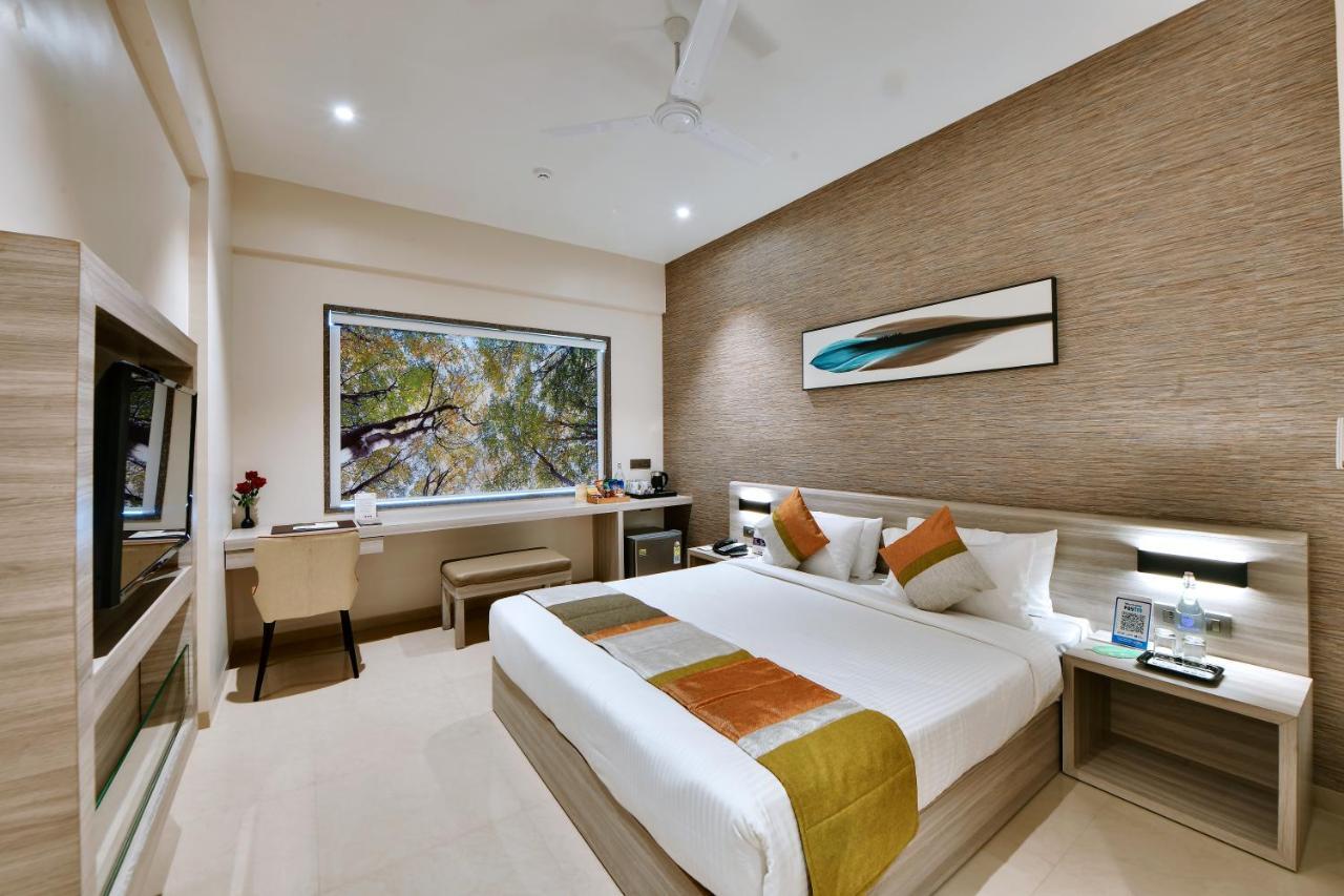 Click Hotel Pithampur Mhow Exterior foto