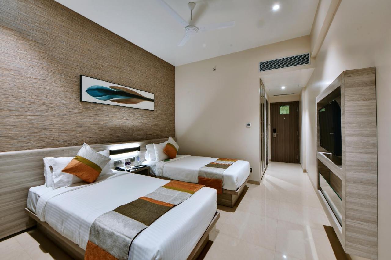 Click Hotel Pithampur Mhow Exterior foto